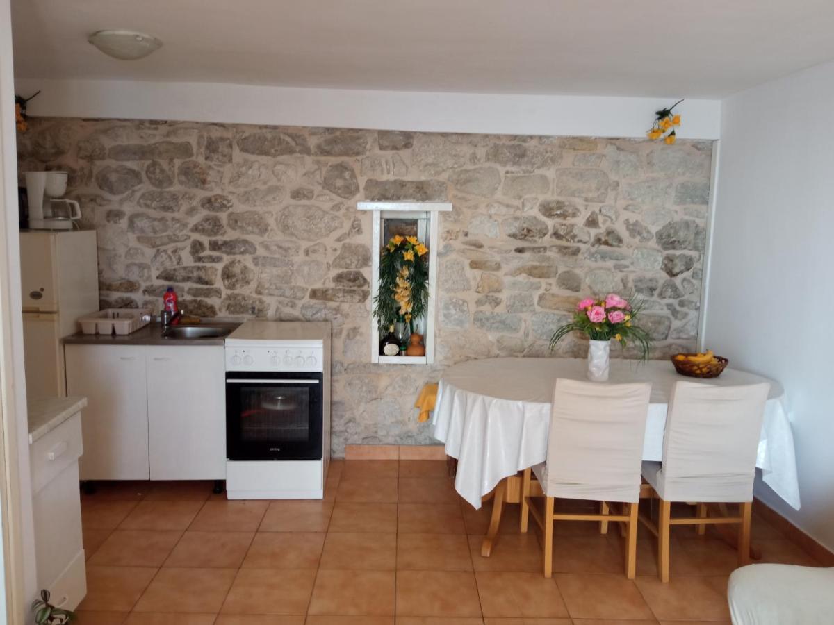 Apartman Anna Podstrana Buitenkant foto